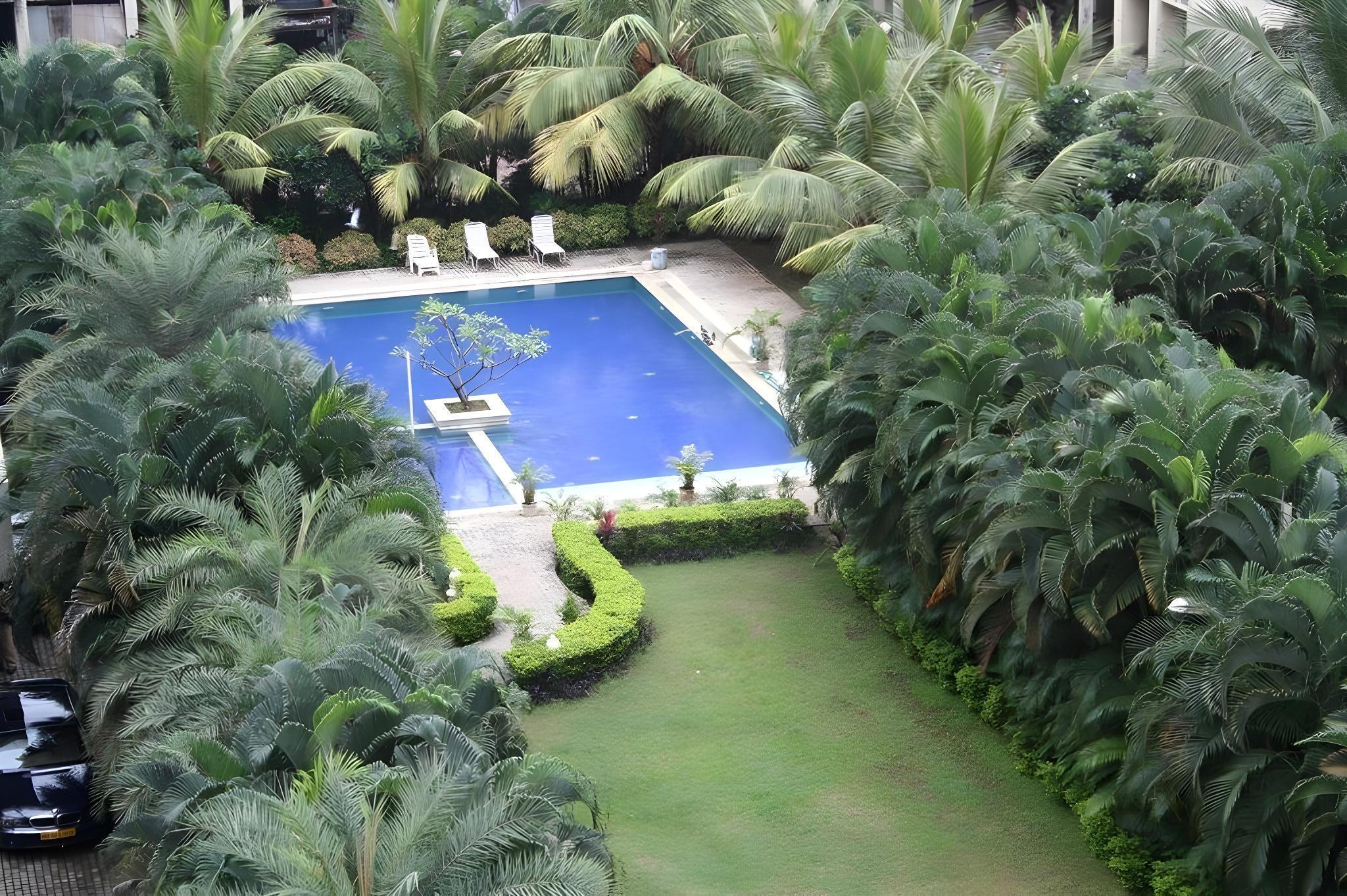 Vista Piscina K Stars Belapur