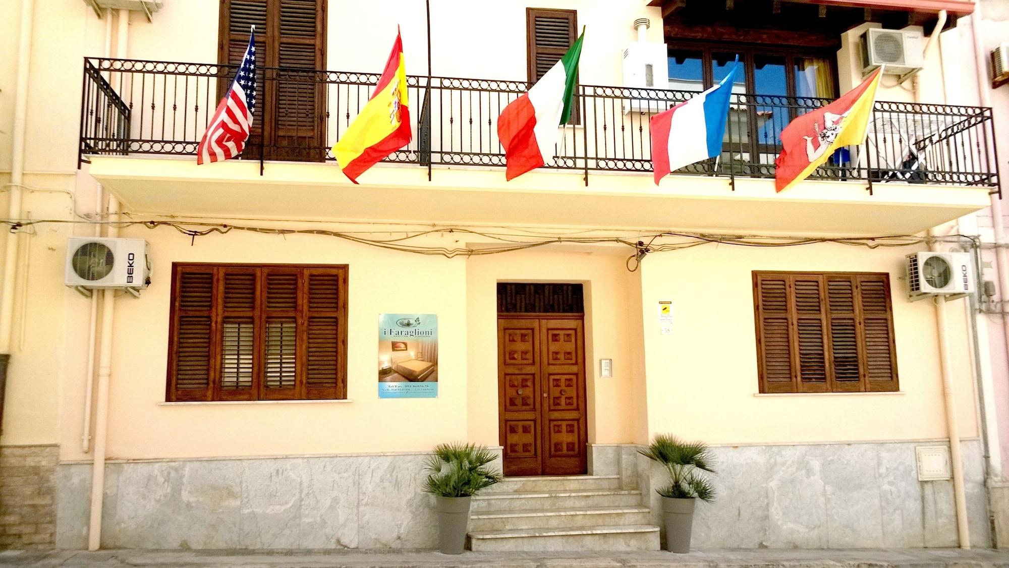 Vista Exterior I Faraglioni