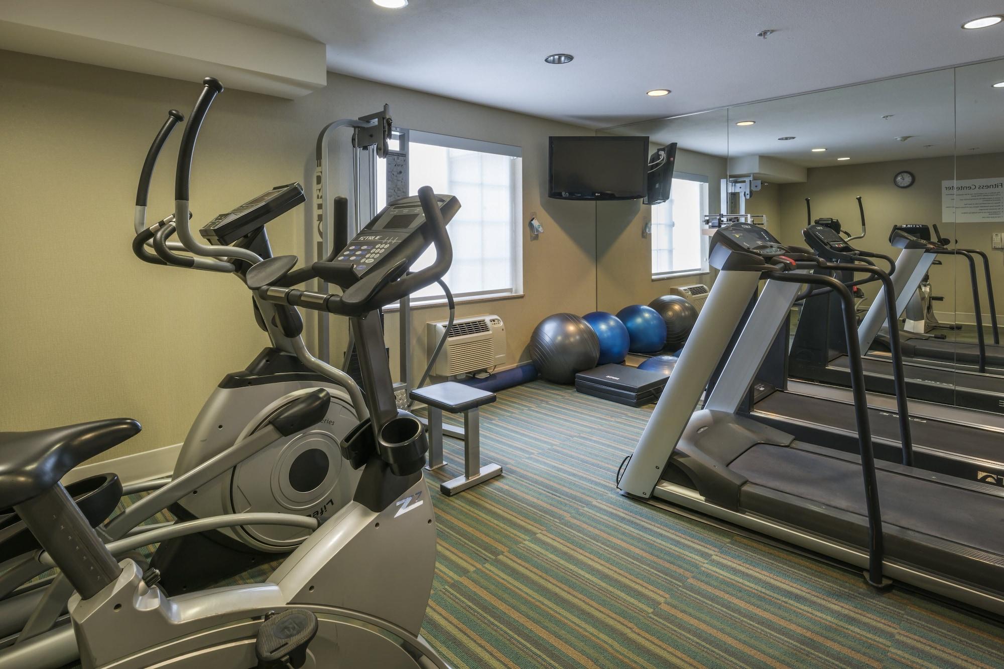 Gimnasio Holiday Inn Express Hotel & Suites Livermore by IHG