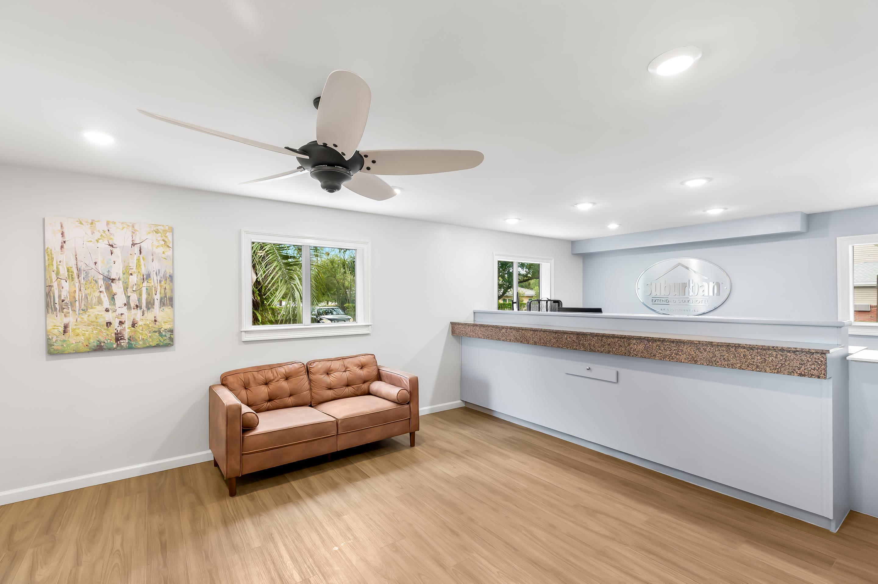 Vista Lobby Birch Hill Suites - Lakeland