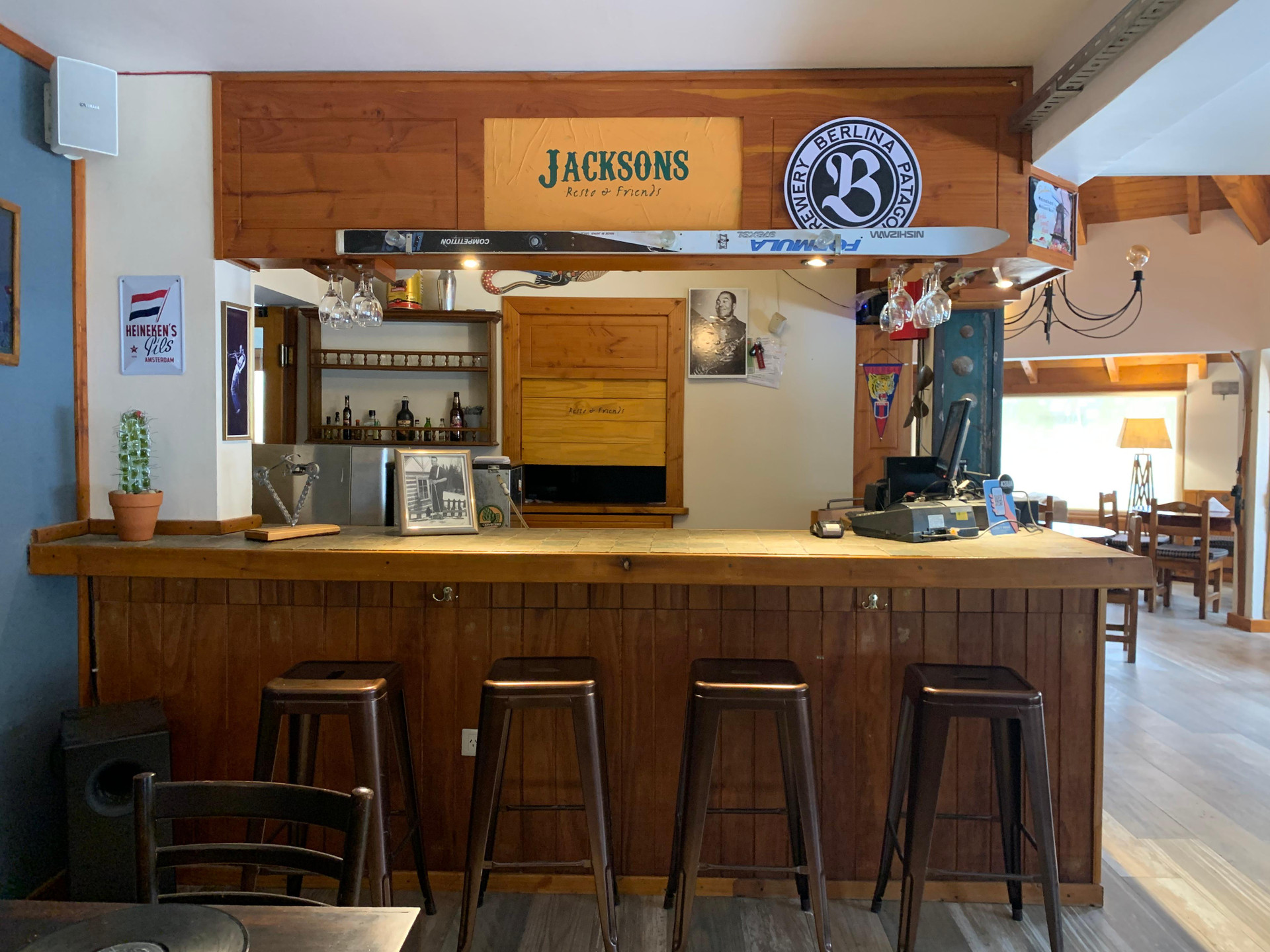 Bar/Salón Complejo Base 41 Aparts y Cabañas