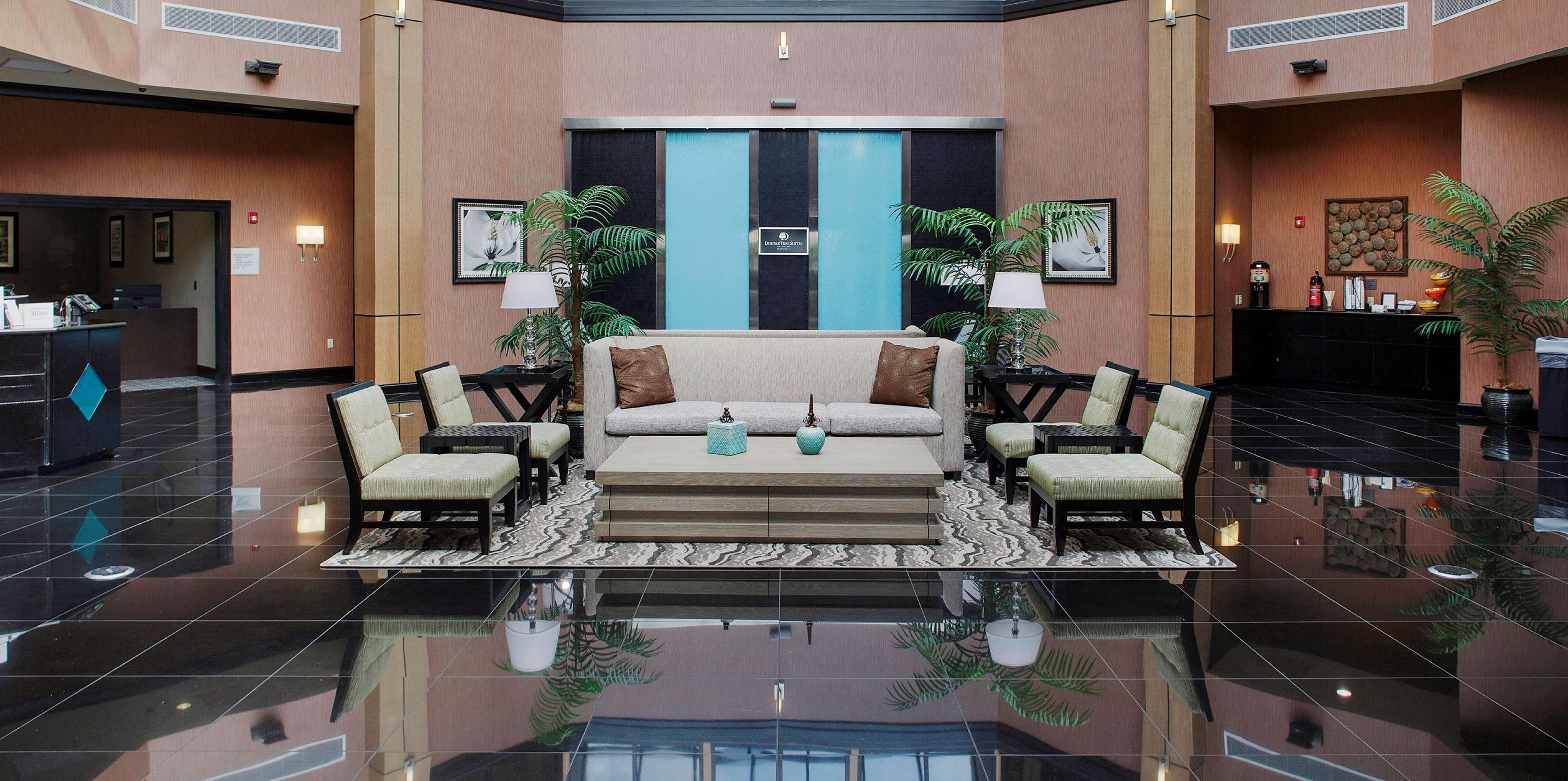 Vista Lobby DoubleTree Suites by Hilton Bentonville