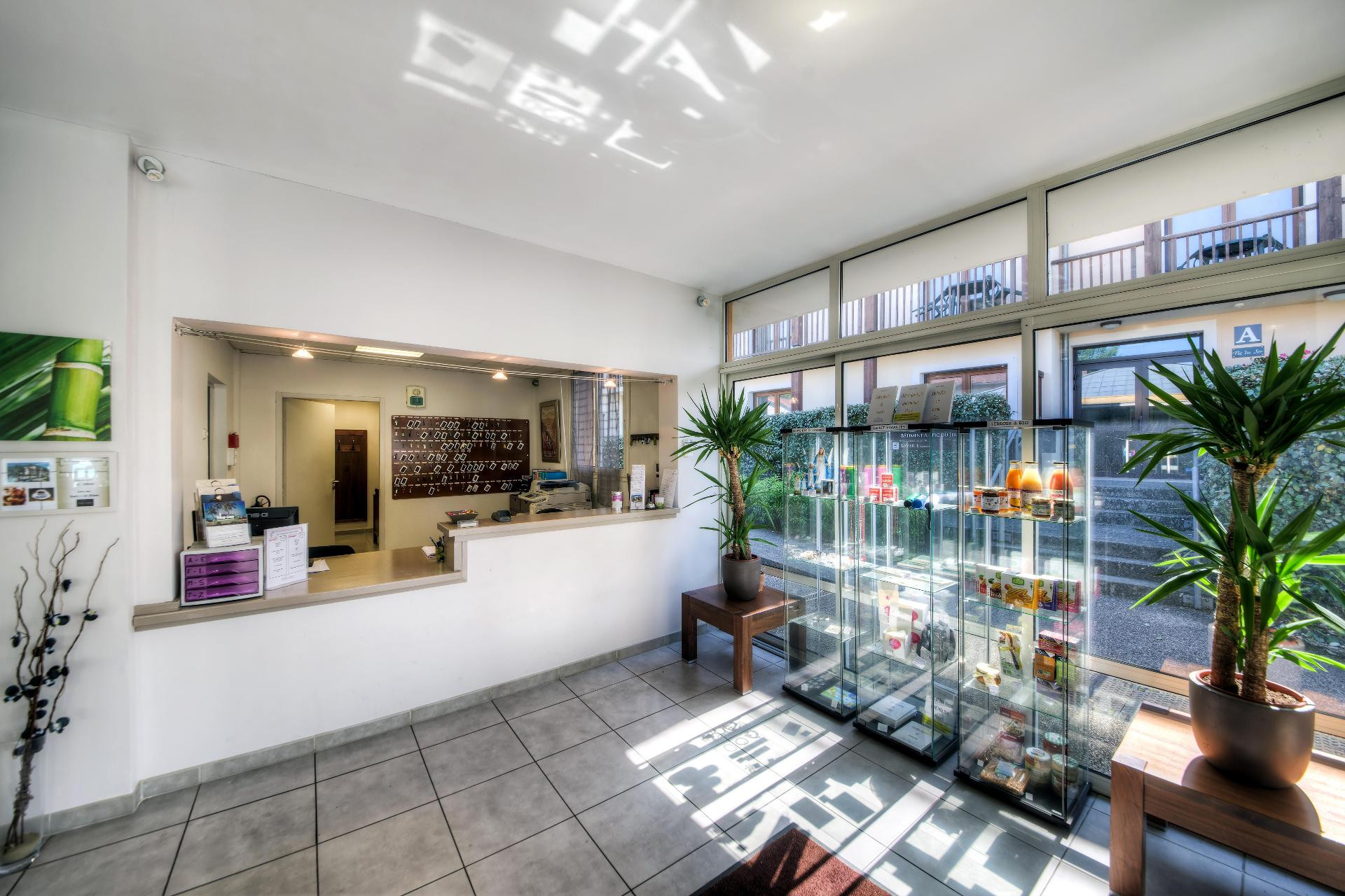 Vista Lobby Comfort Aparthotel Lourdes L'Acacia