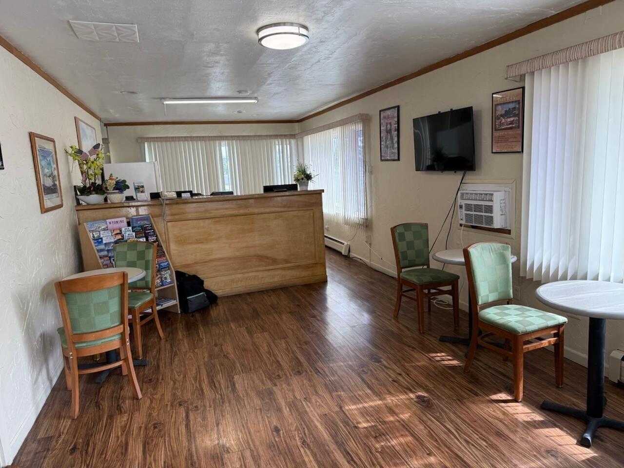 Vista Lobby Sunrise Motor Inn
