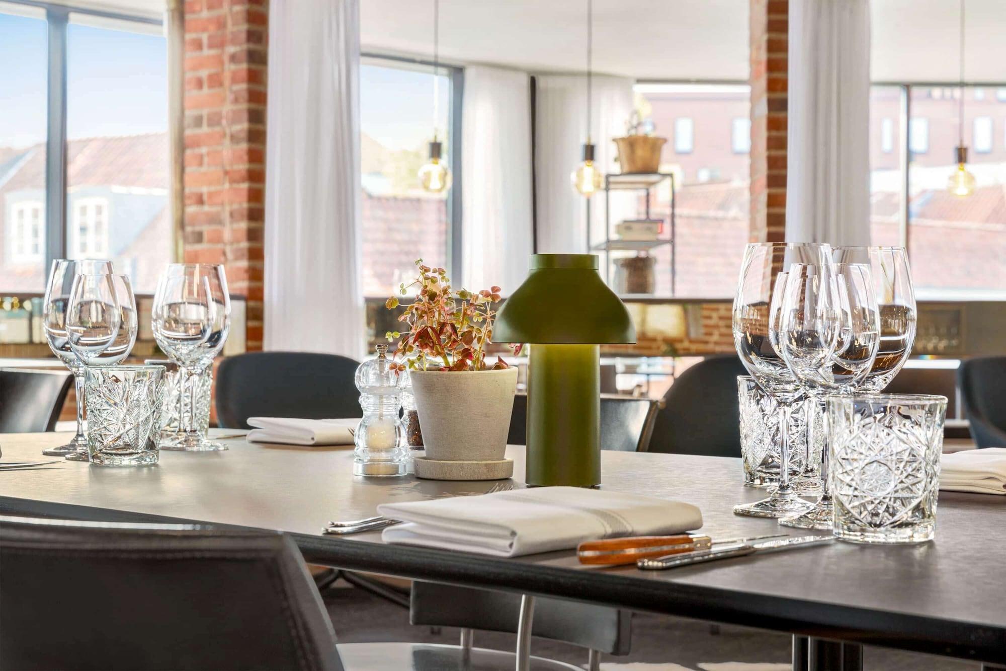 Restaurant Comwell H. C. Andersen Odense Dolce by Wyndham