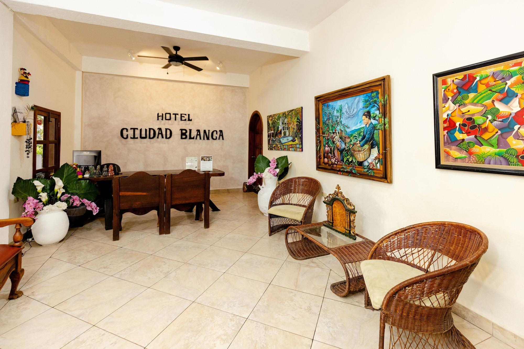 Vista Lobby Hotel Ciudad Blanca