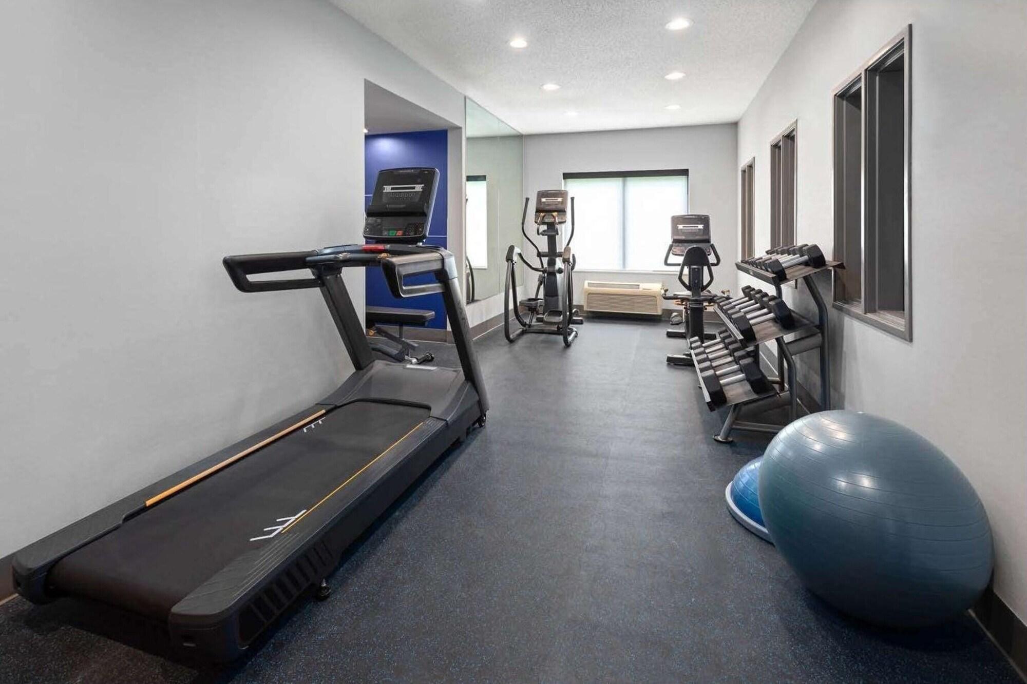 Gimnasio Holiday Inn Express Hotel & Suites DuBois by IHG