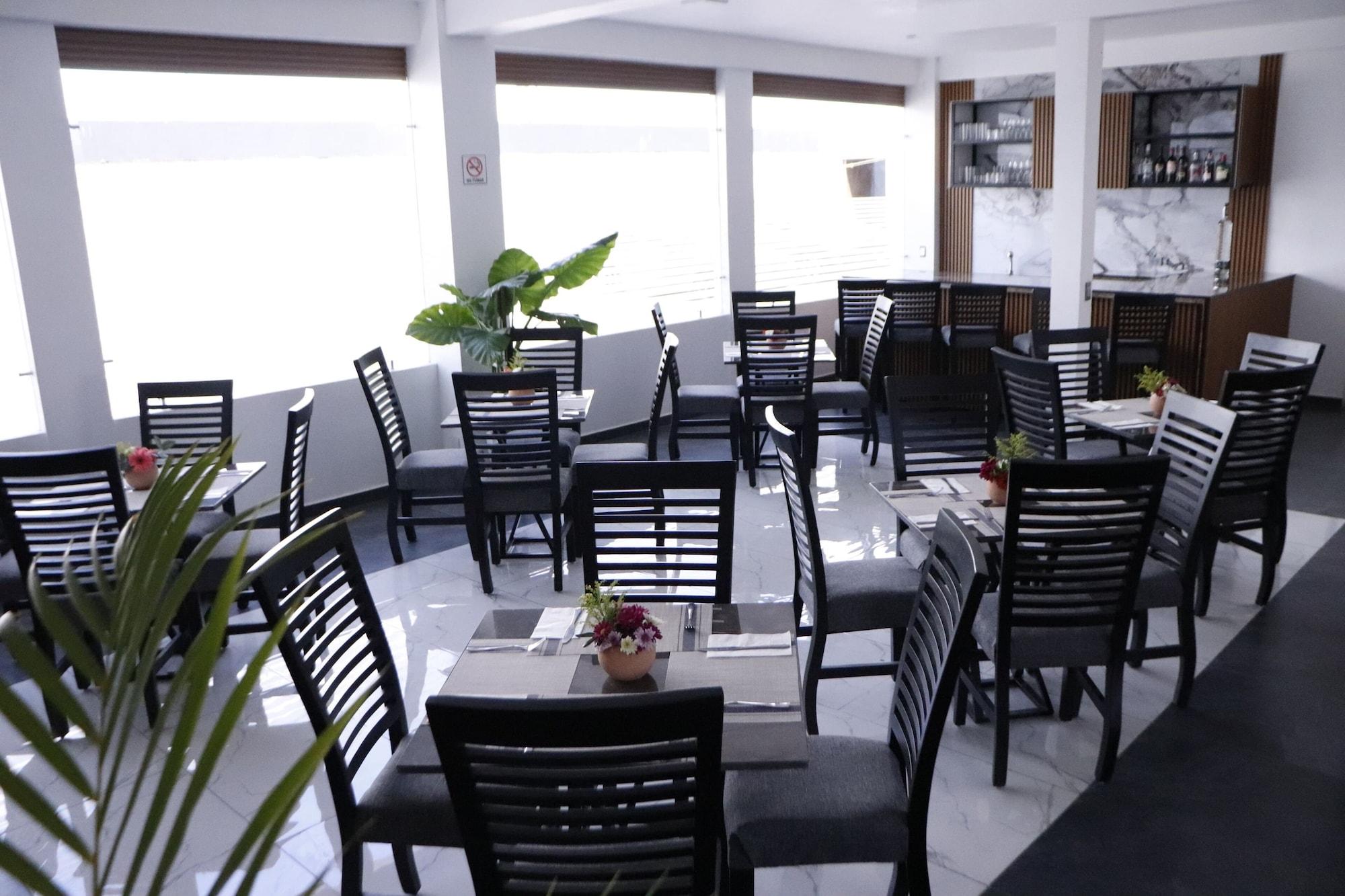 Restaurant Hotel y Centro de Negocios Yoel
