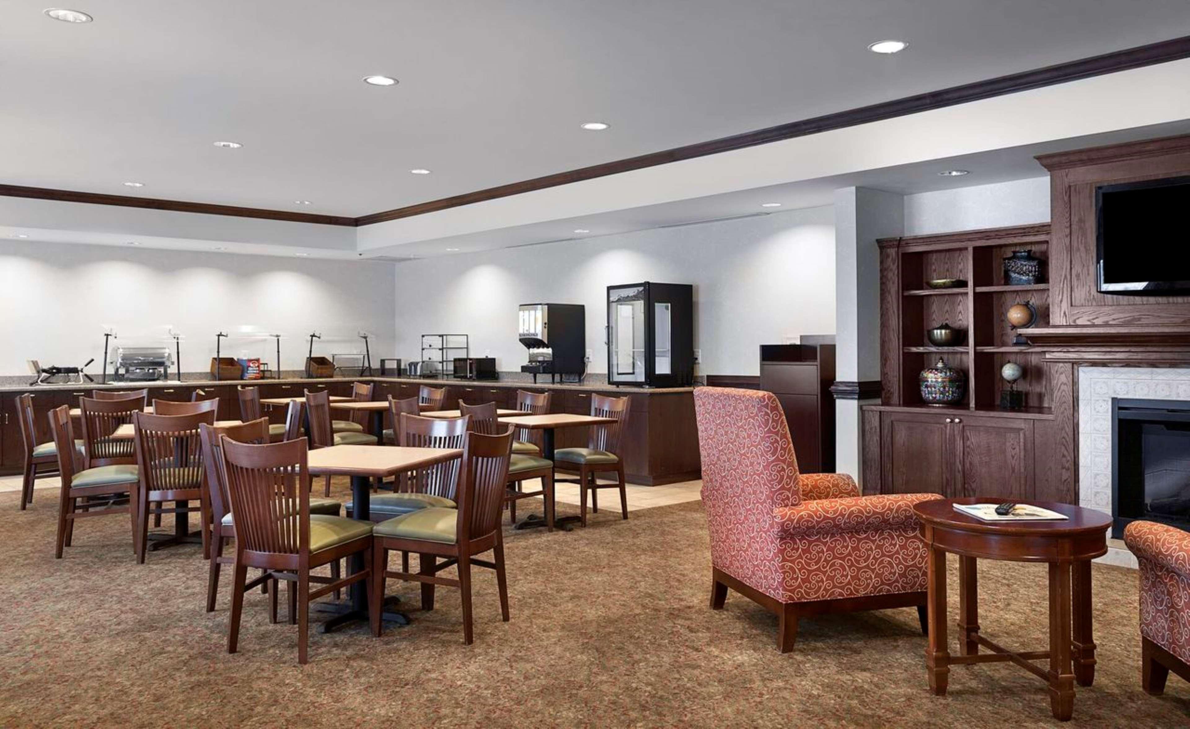 Restaurant Country Inn & Suites by Radisson, Concord (Kannapolis), NC