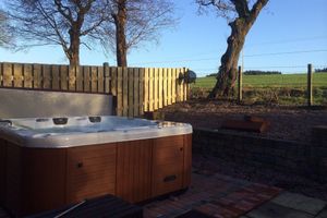 Alquiler Vacacional - Woodburn Lodge With Private Hottub,  Smart tv with Wifi, Veiws To Mabie Forrest