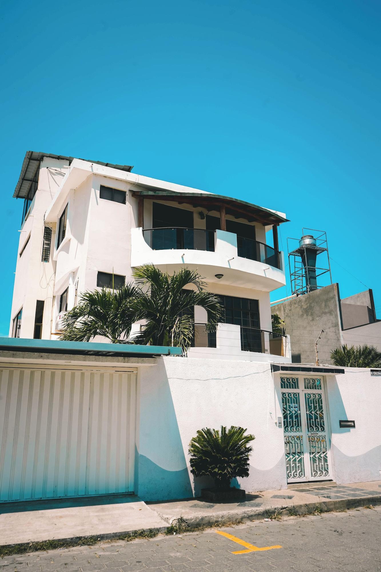 Vista Exterior Hotel Madrigal Manta Beach