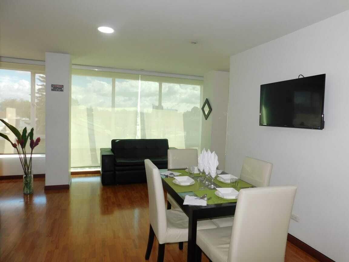 Equipamiento de Habitación Apartasuites Business Center