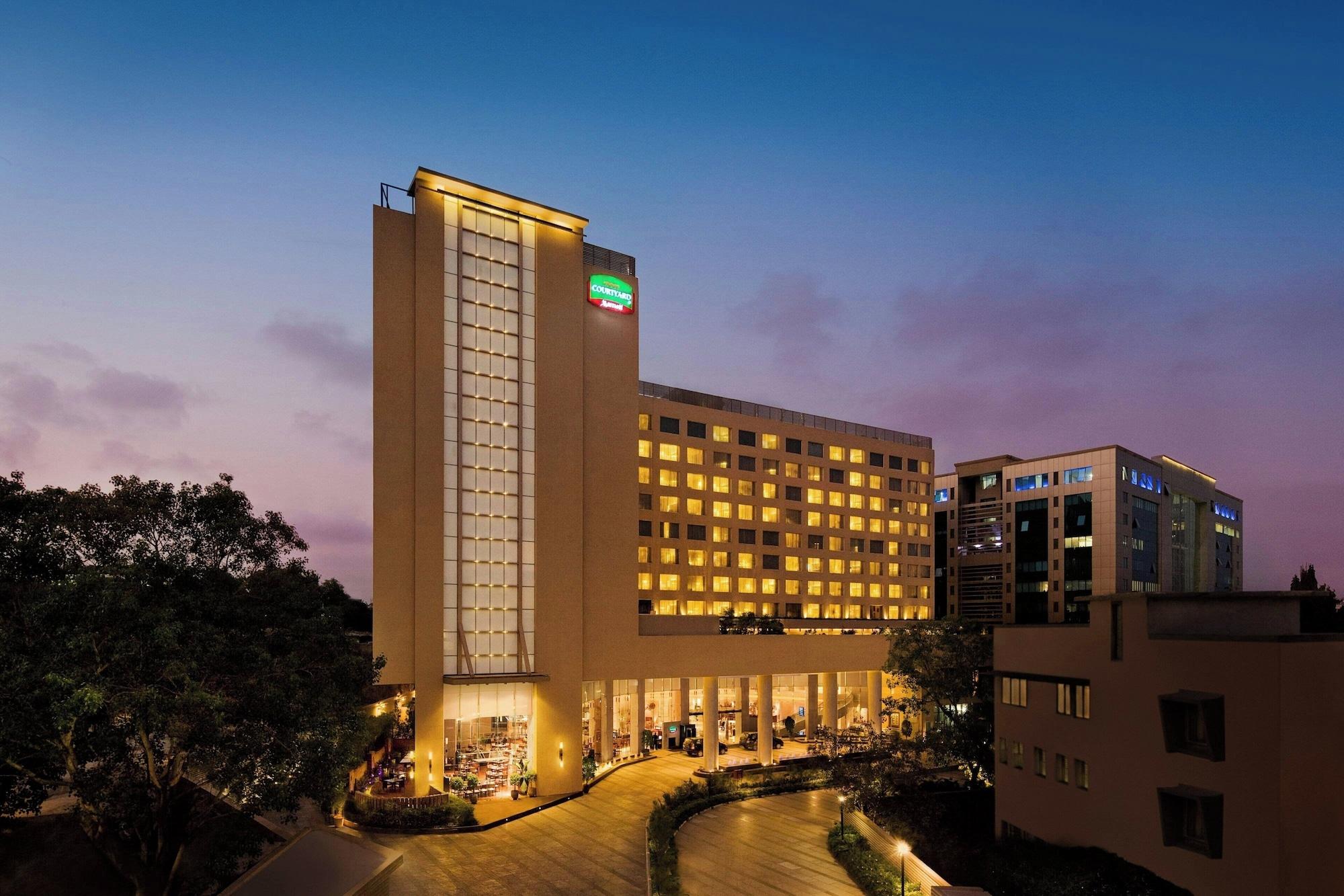 Vista Exterior Courtyard by Marriott Mumbai International Airport