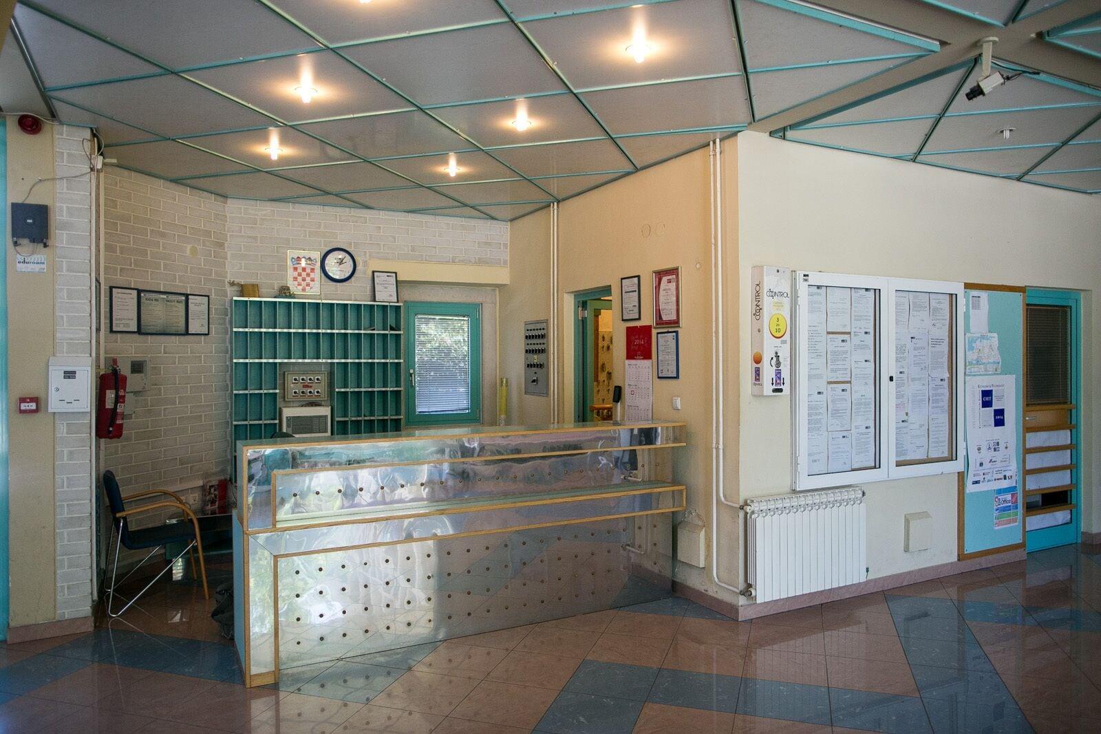 Vista Lobby Hostel Spinut