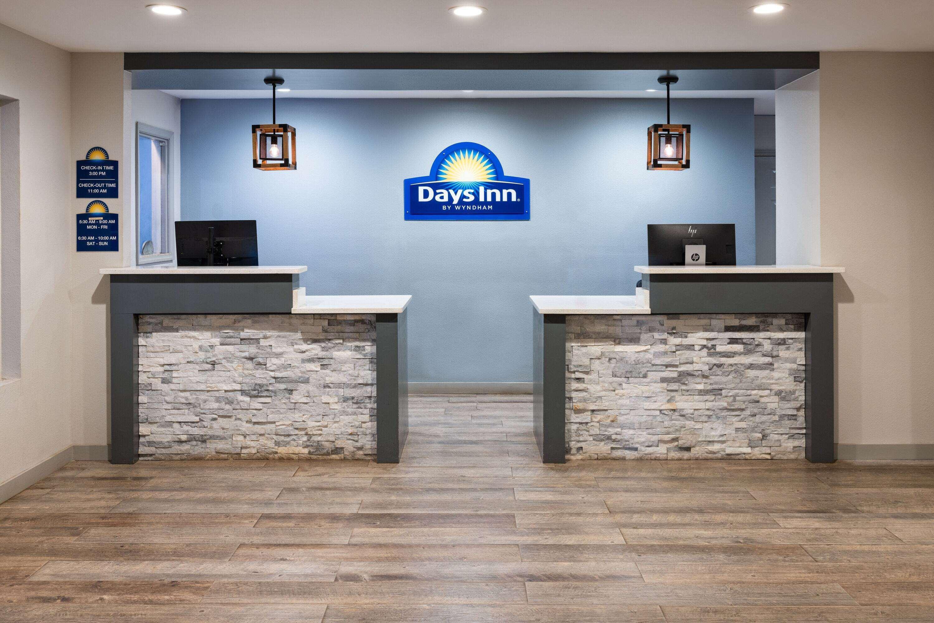 Vista Lobby Days Inn by Wyndham Americus