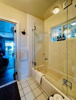 Alquiler Vacacional - Perfect luxury getaway two blocks from Oldtown State Street!