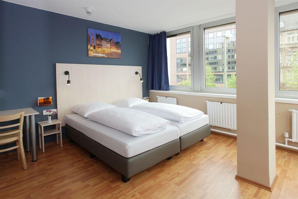 Hotel A&O Frankfurt Galluswarte - Hostel