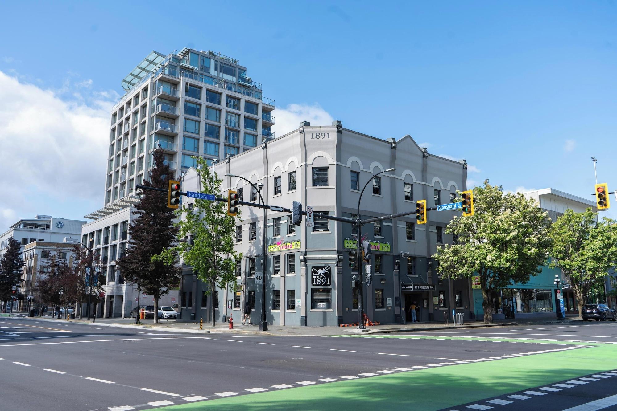 Vista Exterior Ocean Island Inn Backpackers Suites - Hostel