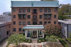 Alojamiento - The Nirvana Apartment Hotel