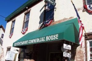 Alojamiento - Old Winterport Commercial House