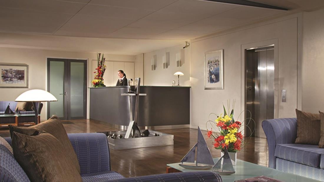 Vista Lobby Somerset on The Pier Hobart