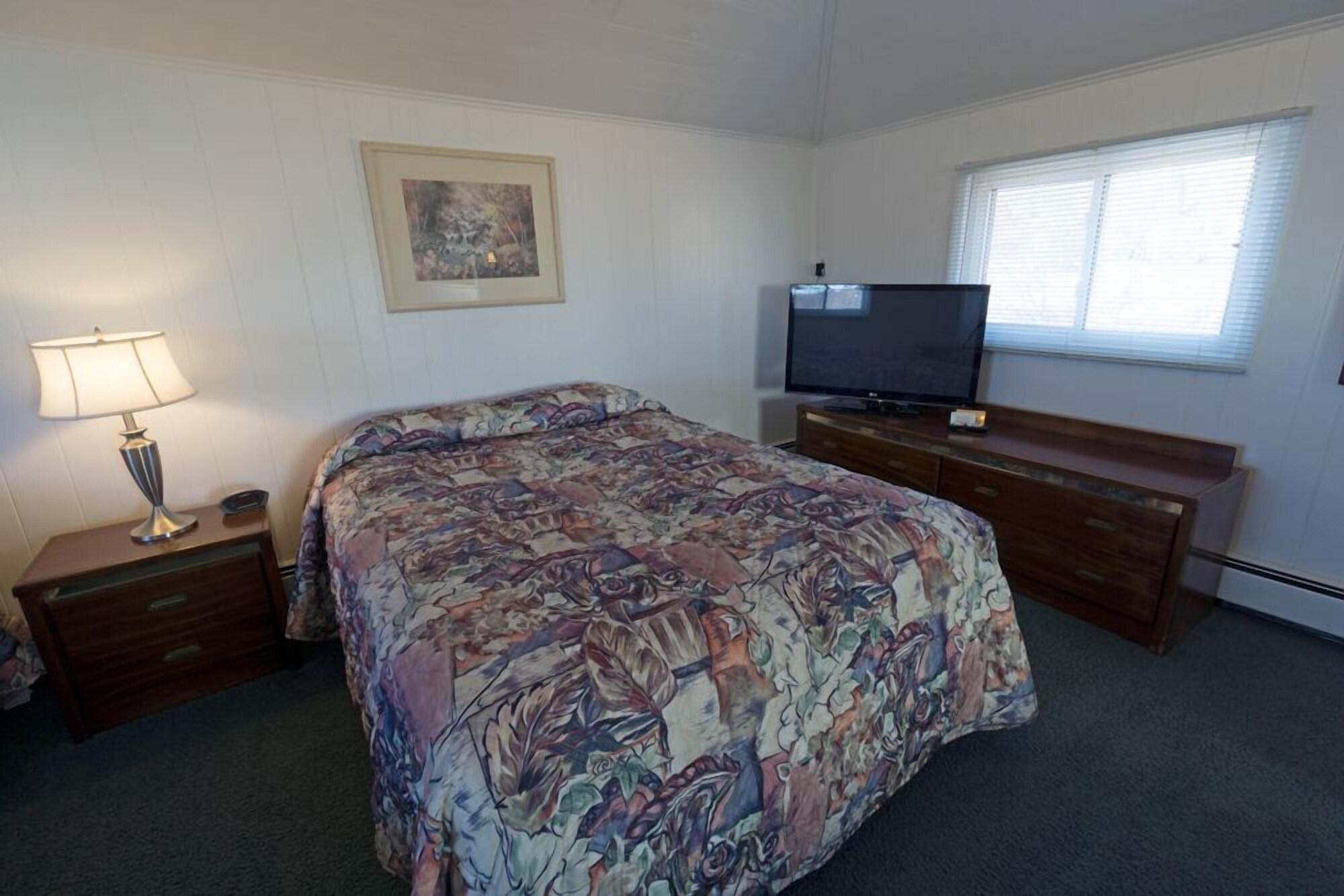 Varios Cold Creek Inn