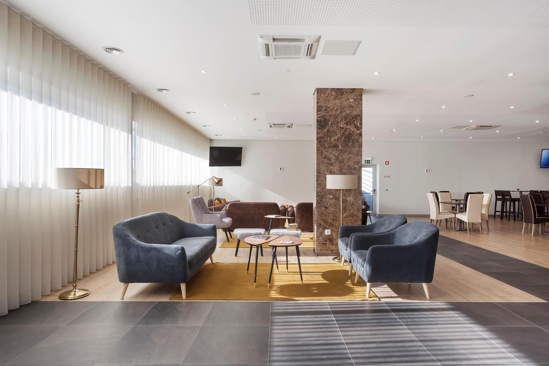 Vista Lobby In Gold Hotel & Spa