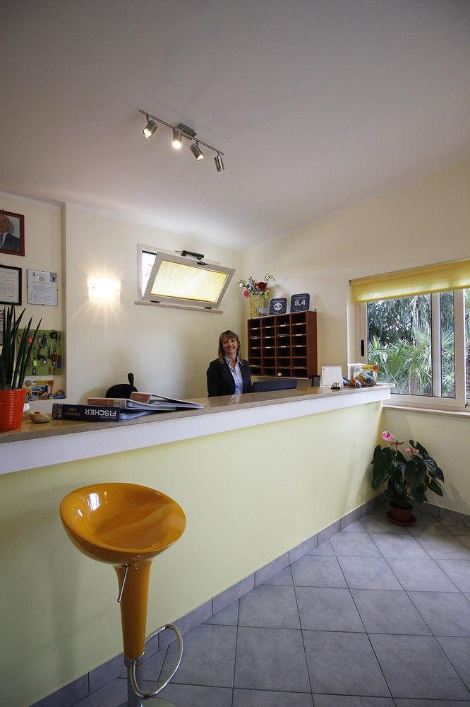 Vista Lobby Baia di Trainiti
