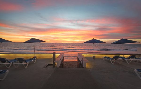 Garner Hotel Mazatlan Beach by IHG