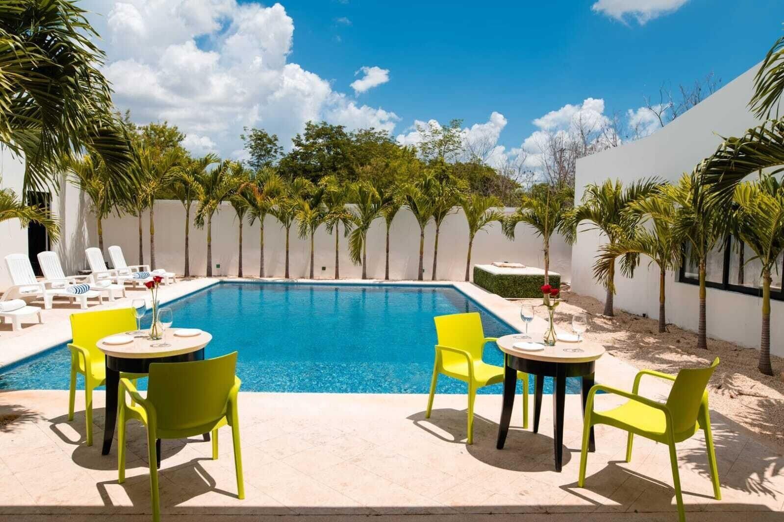 Vista Exterior Hotel & Suites Yuca Ville