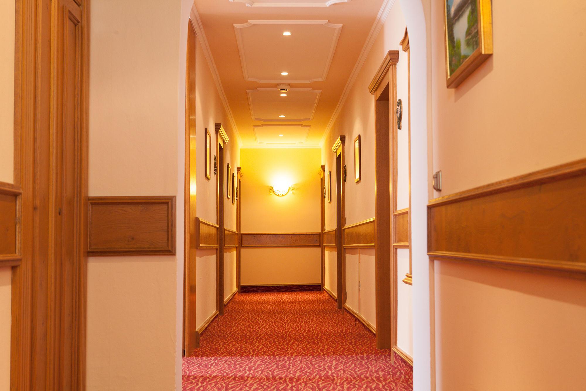 Varios Hotel Edelweiß