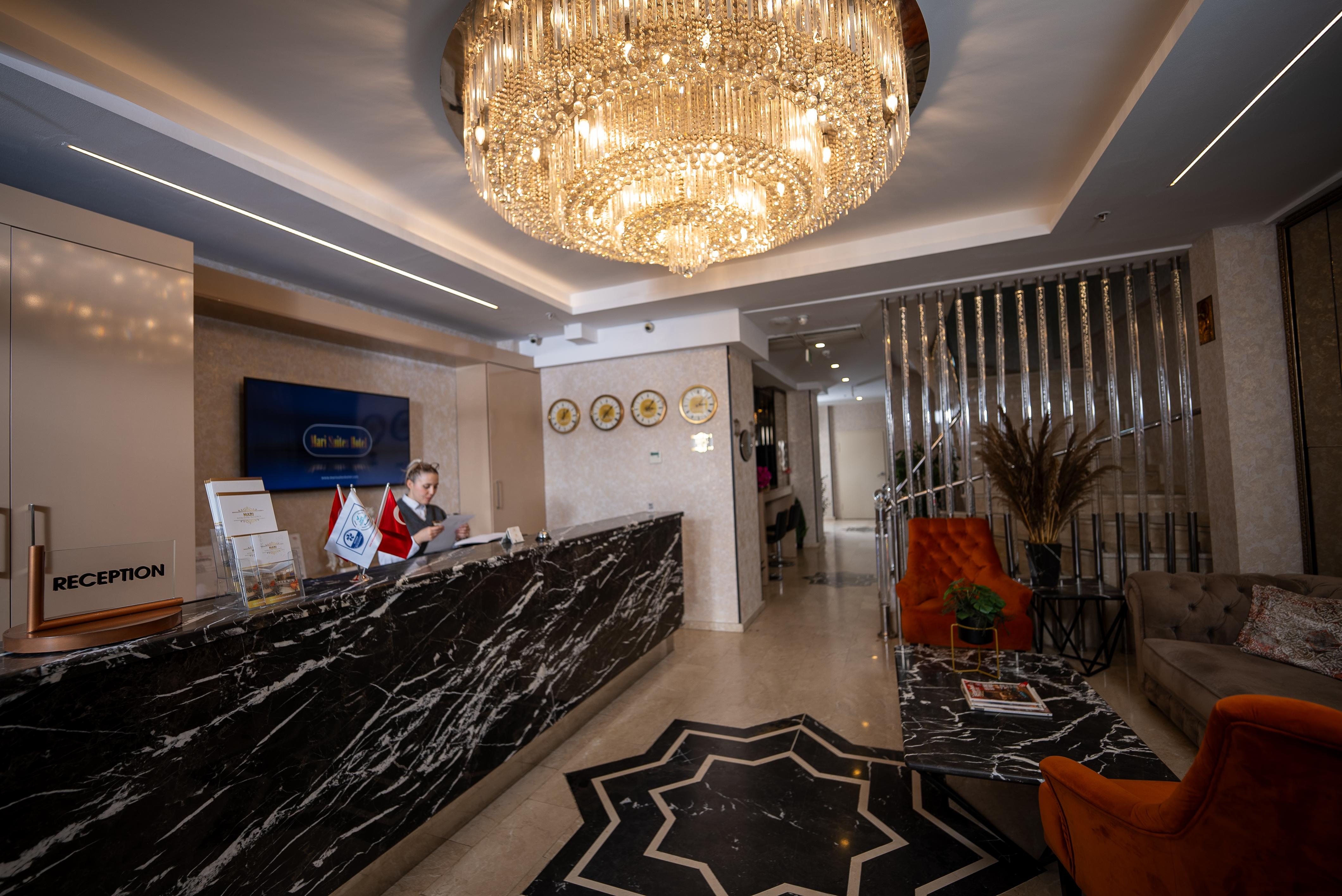 Vista Lobby Mari Suites Hotel