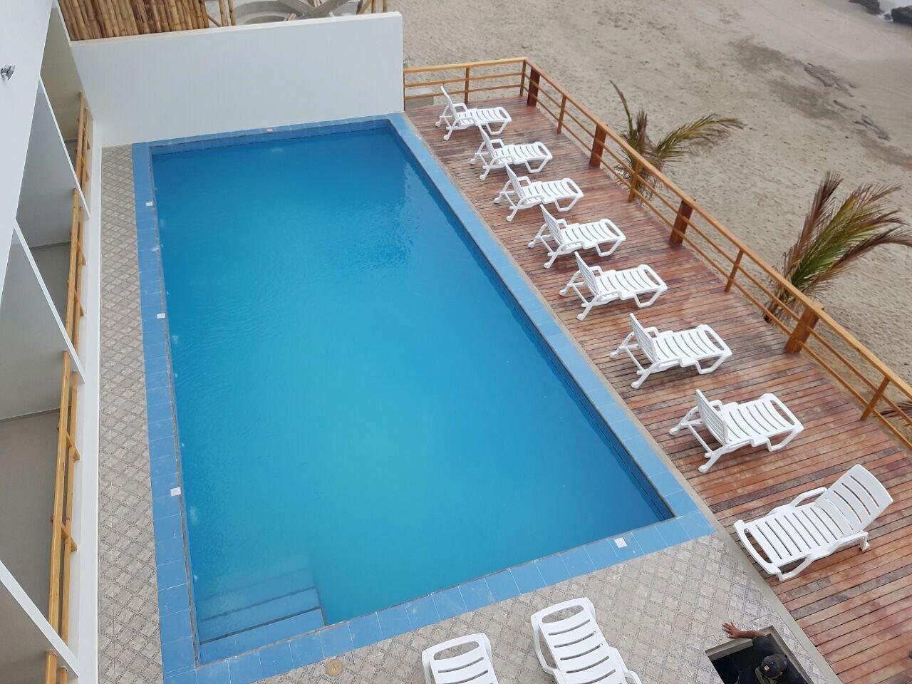 Vista Piscina Hotel Puerto Varas de Punta Sal