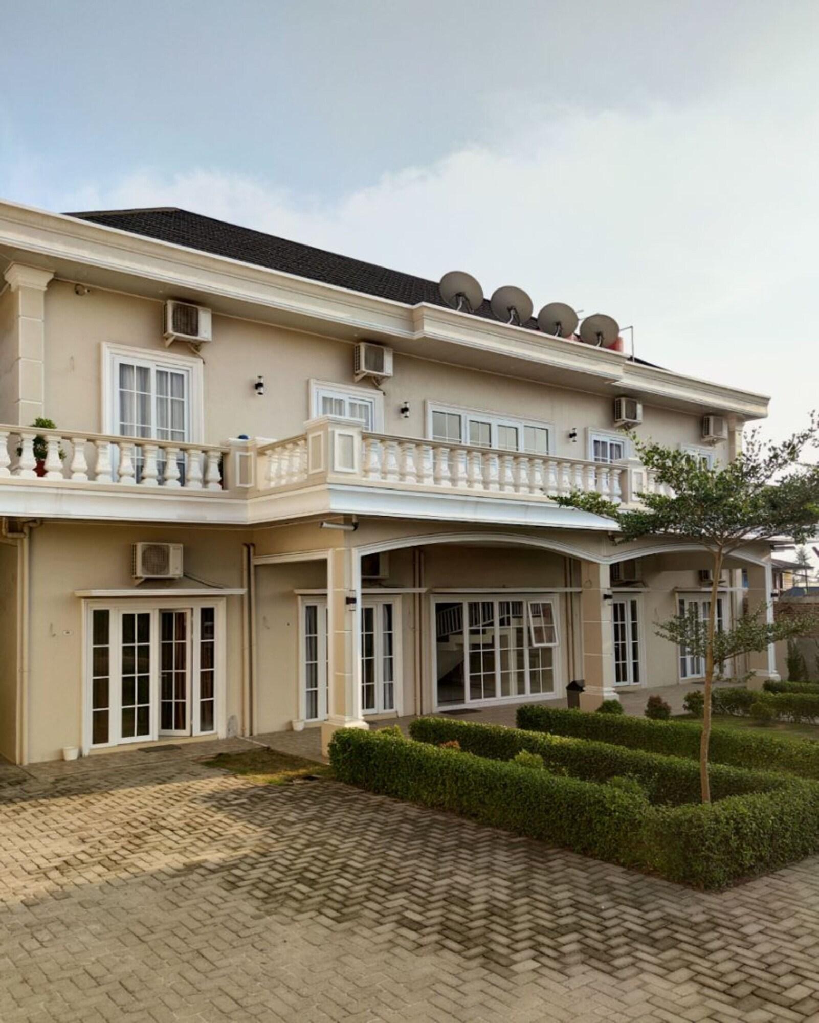 Varios Green Forest Hotel
