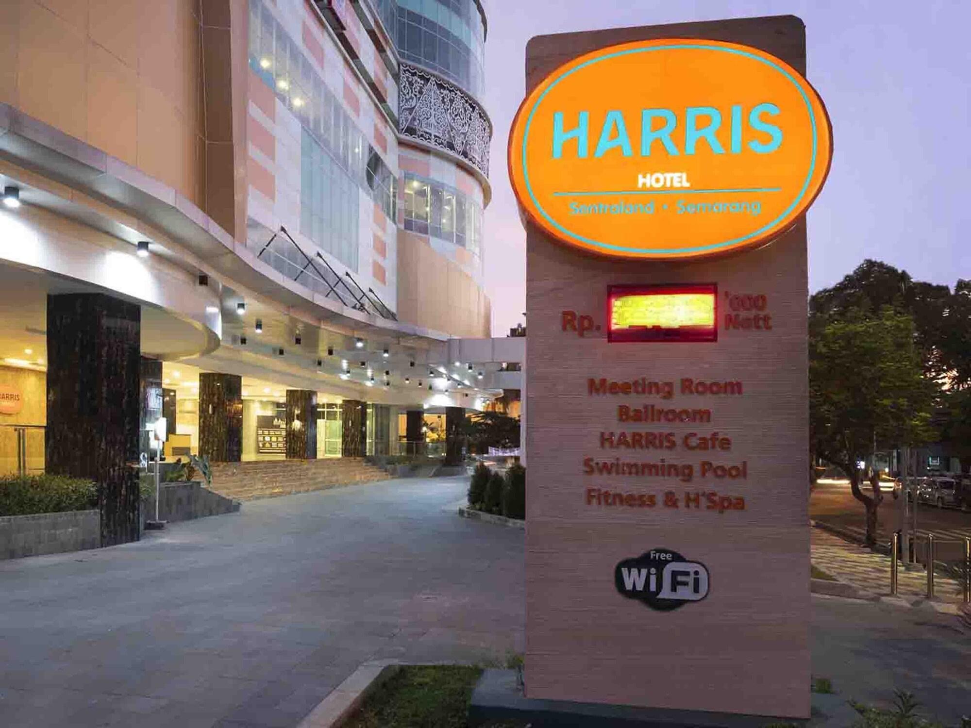 Vista Exterior HARRIS Hotel Sentraland Semarang