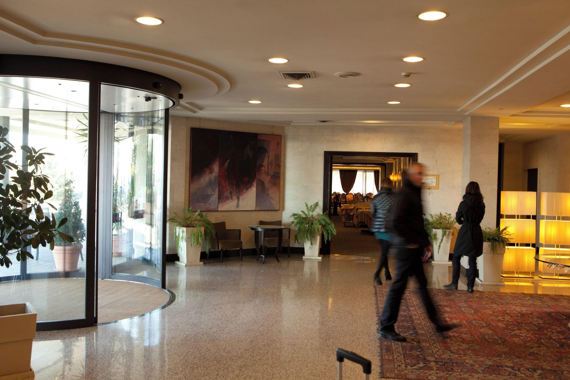 Vista Lobby Hotel Perugia Plaza