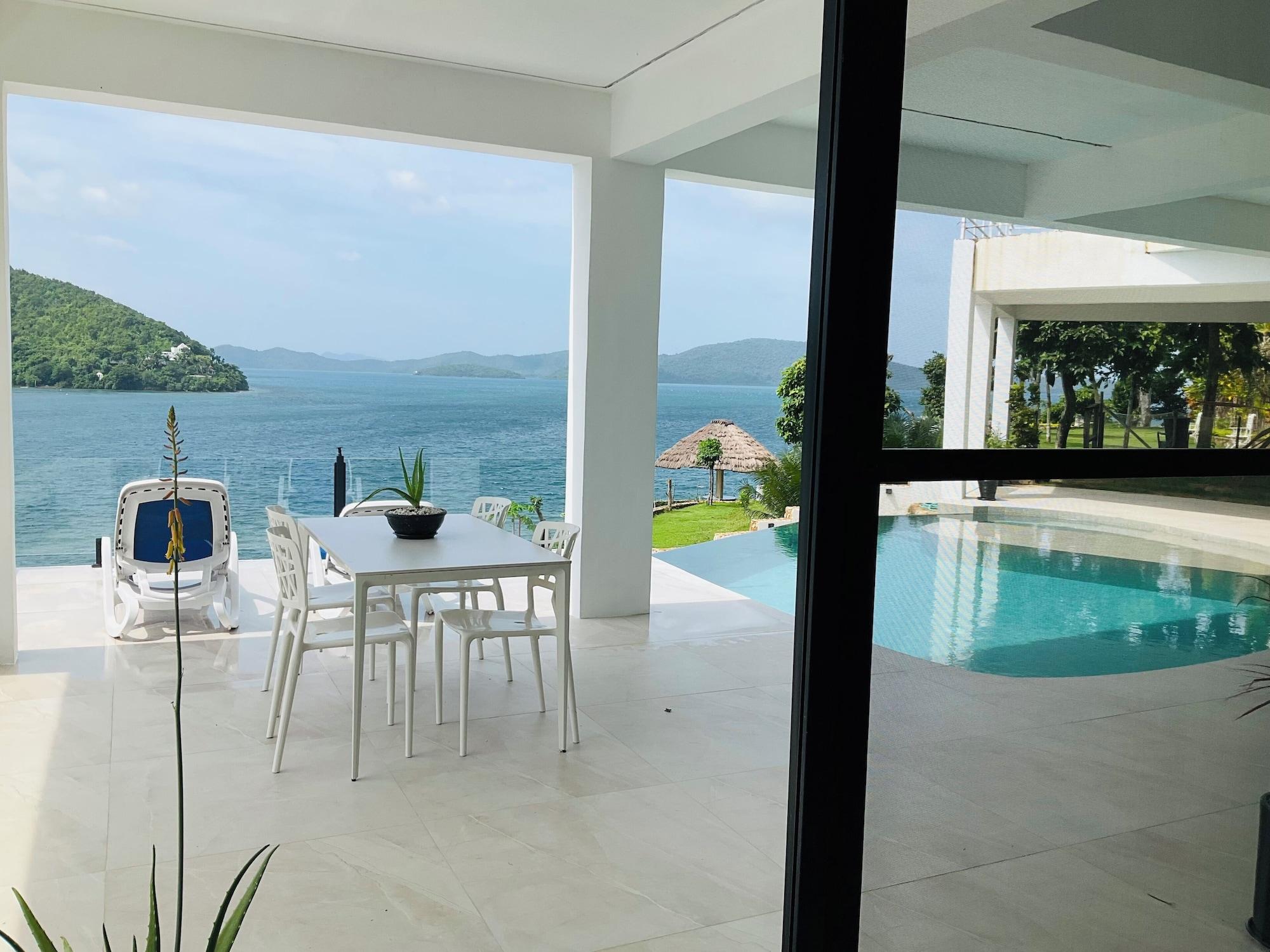 Playa Stunning luxe 220sm villa by the sea entirely private with own pool