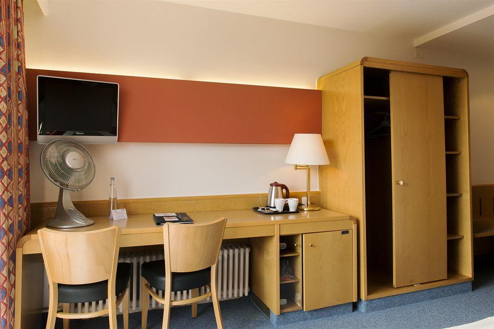 Hotel Aulac by null