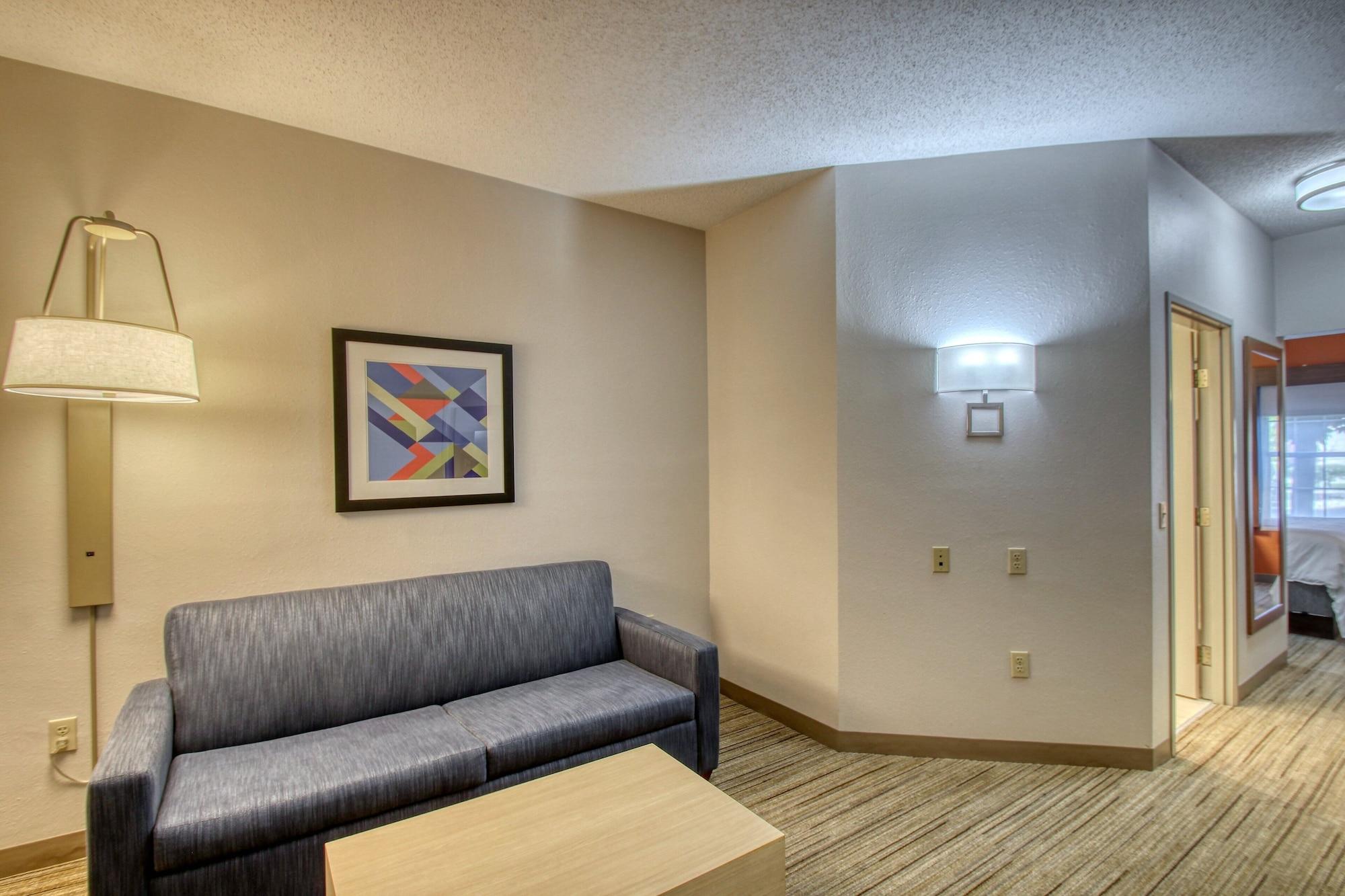 Habitación Holiday Inn Express Hotel & Suites Oshkosh by IHG