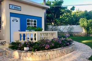 Alojamiento - The Westender Inn