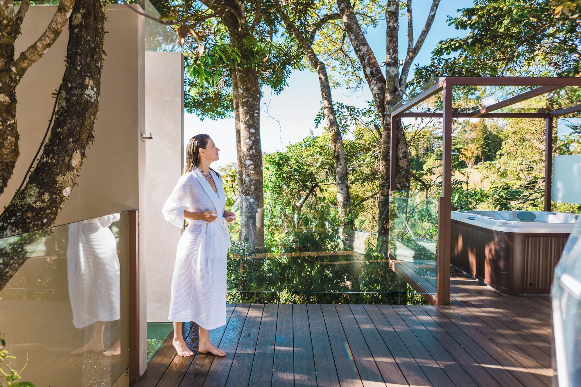 Vista Piscina Chira Glamping Resort Monteverde