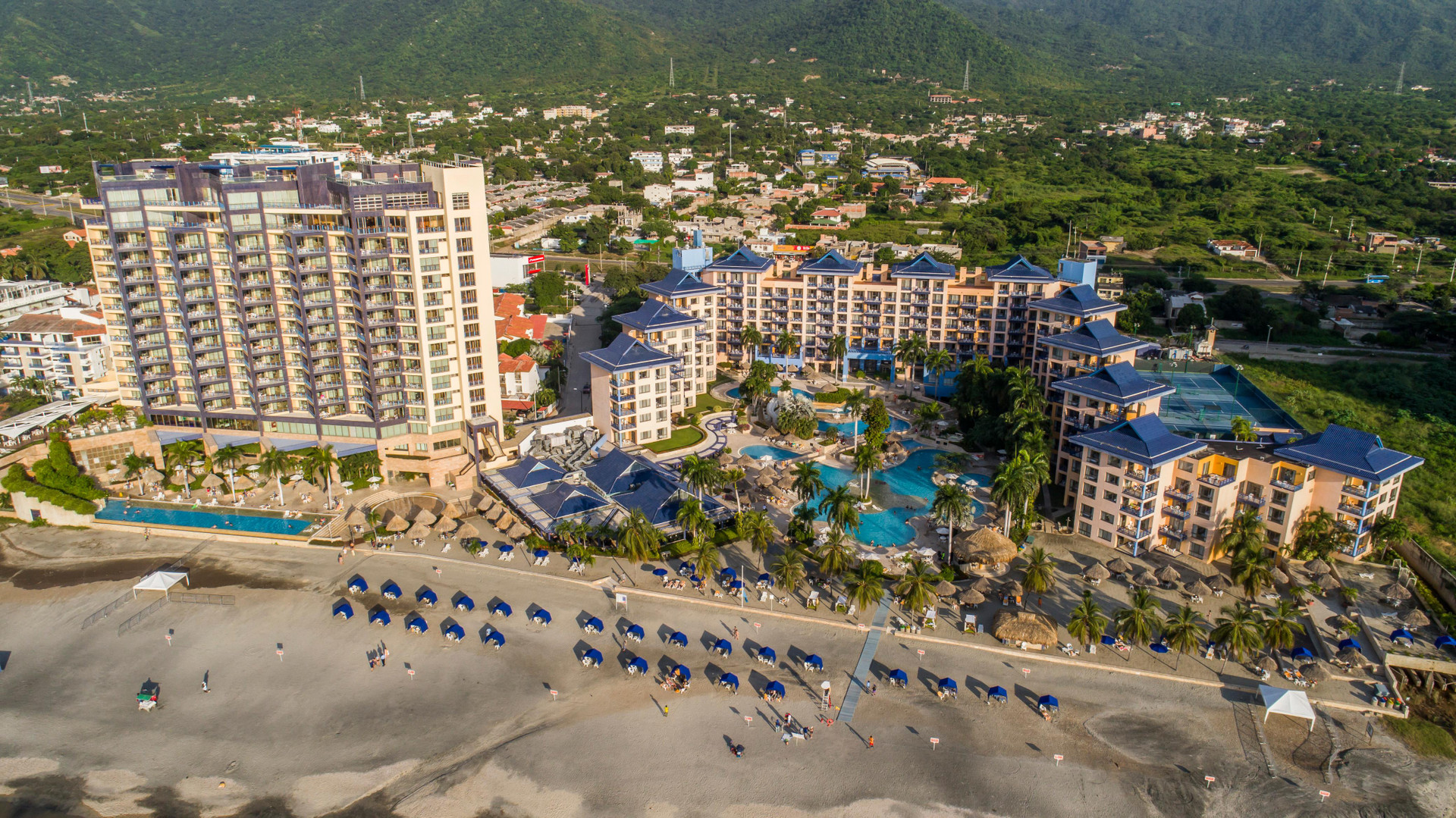 Vista Exterior Zuana Beach Resort