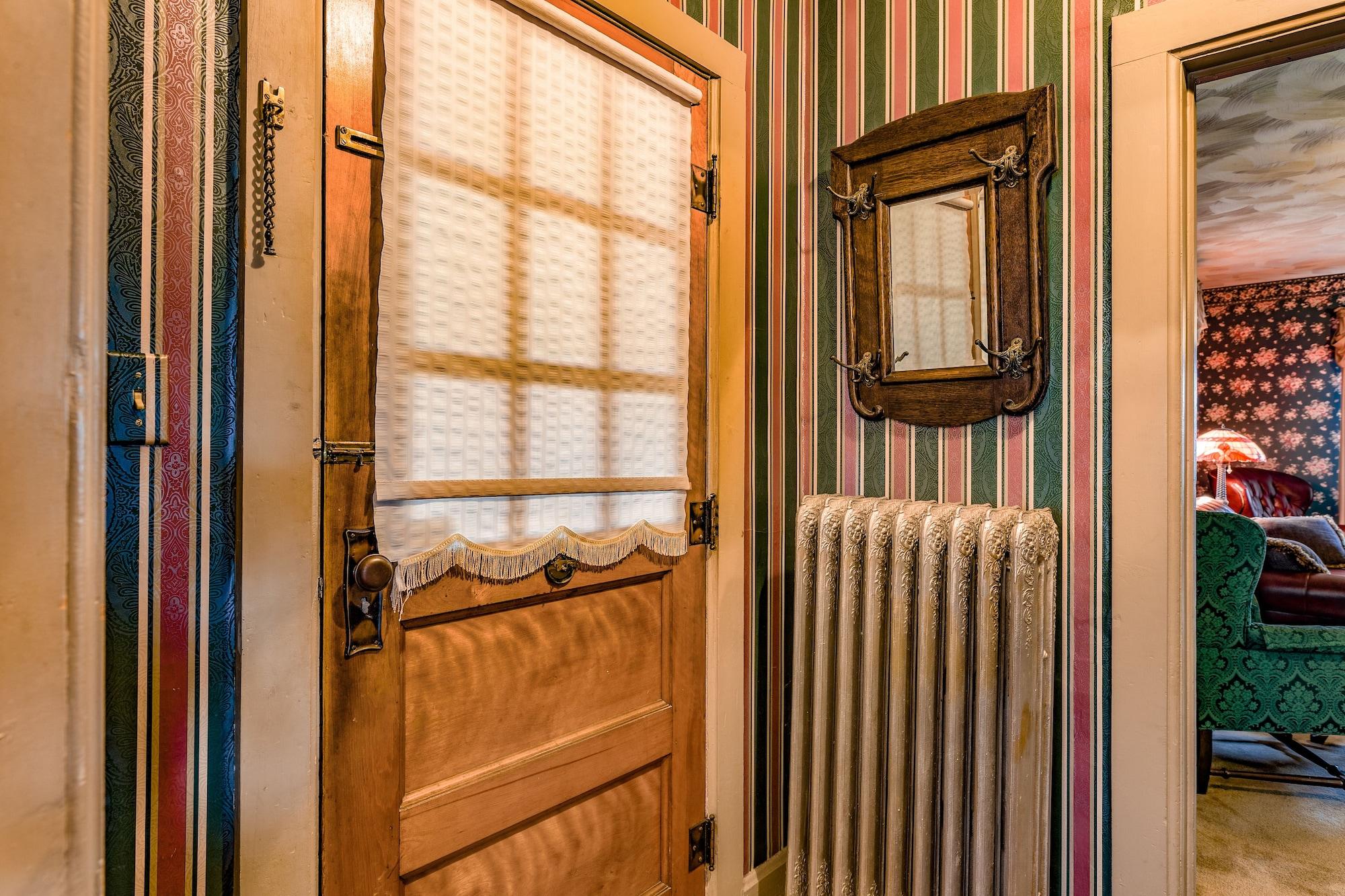 Vista Lobby The Swan House