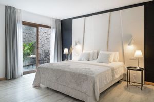 Alquiler Vacacional - Exclusive Villa in Yaiza-6 King Bdr-Game Room-Heated Pool-Beaches-Wineries