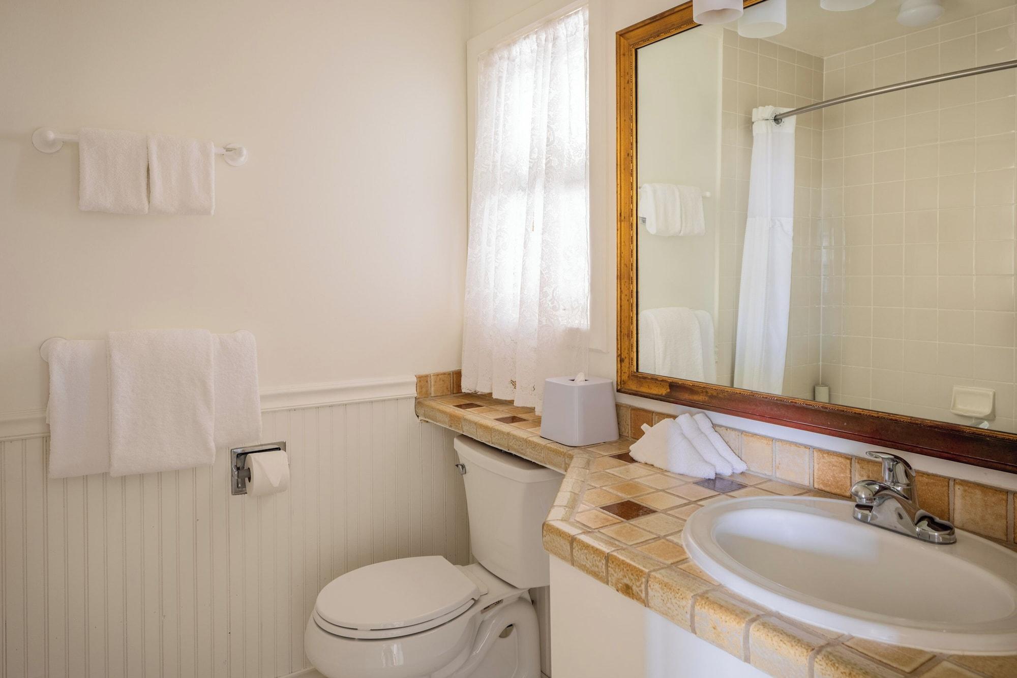 Equipamiento de Habitación Carmel Fireplace Inn