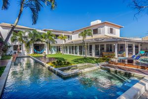 Alquiler Vacacional - Mansão de Cinco Suítes próximo a Praia de Geribá por Luxury Rentals