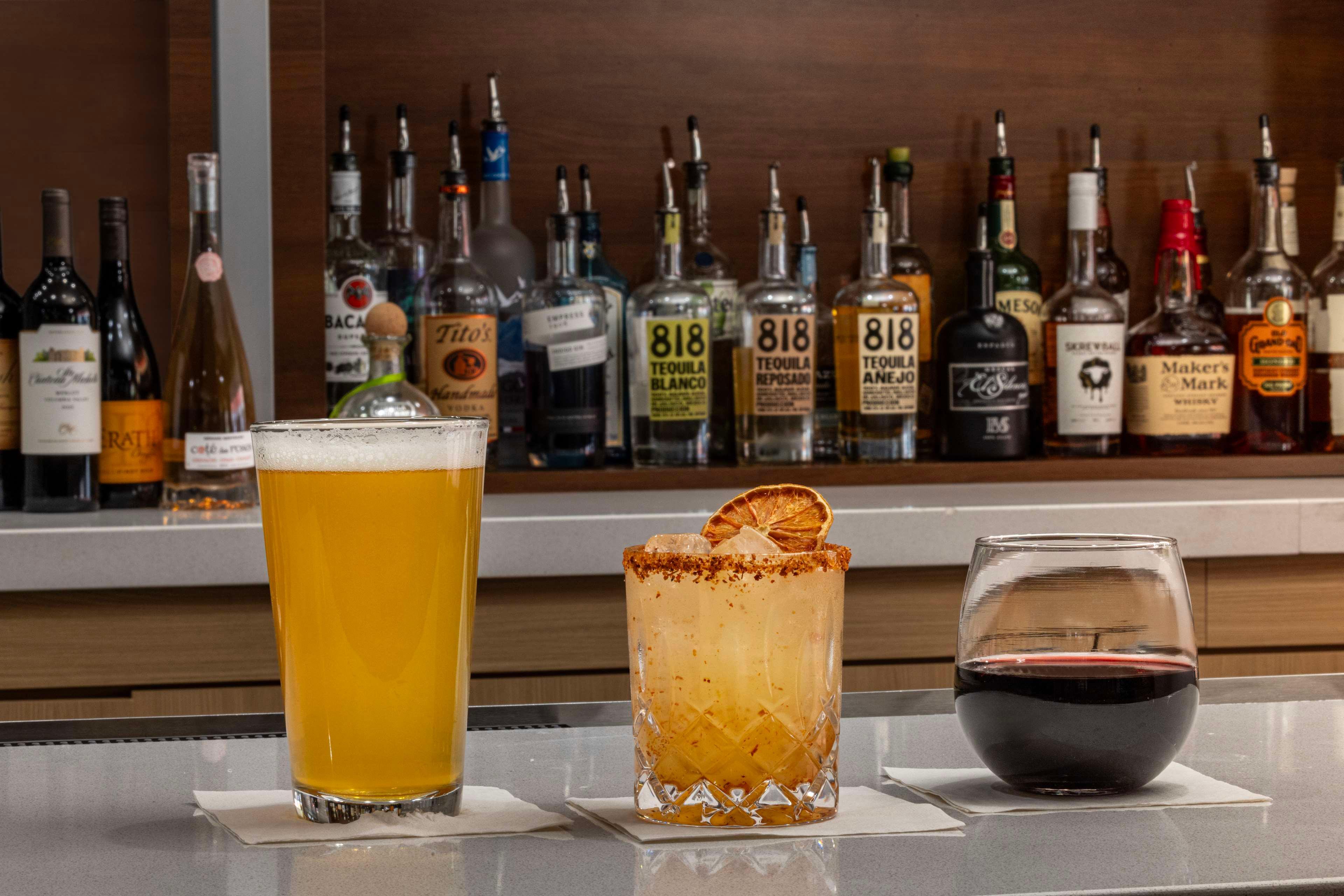 Bar/Salón Home2 Suites by Hilton Phoenix Downtown