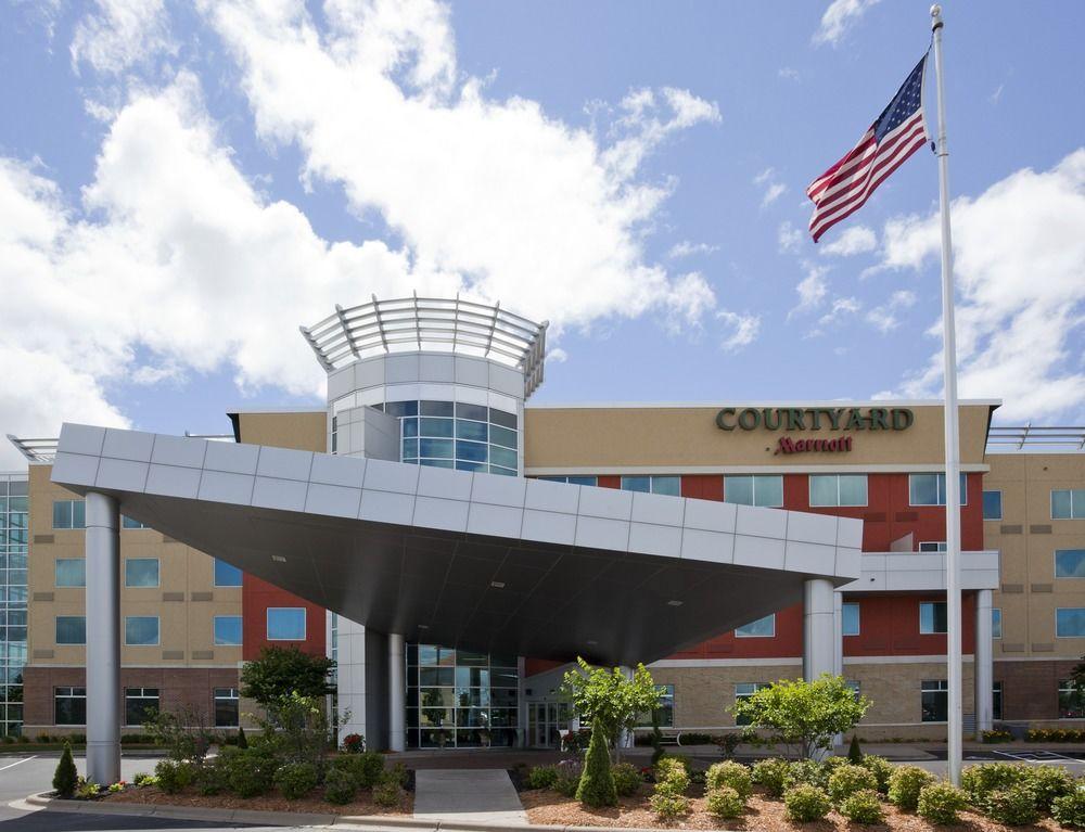 Vista Exterior Courtyard by Marriott Minneapolis Maple Grove/Arbor Lakes