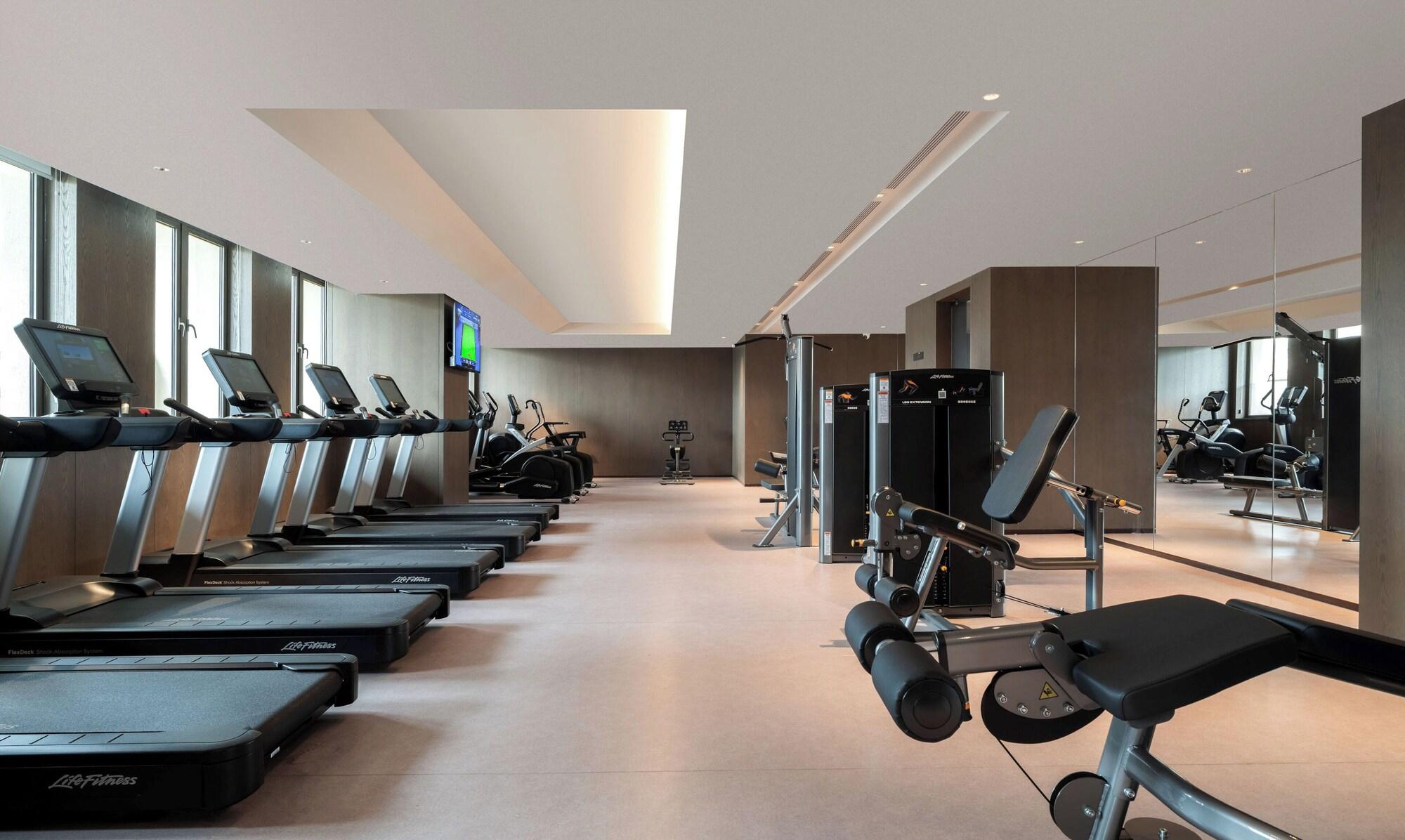Gimnasio Yuexiu Hotel Guangzhou, Curio Collection by Hilton