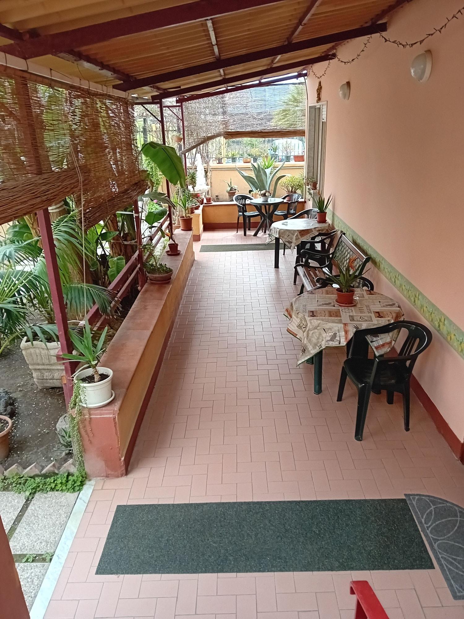 Vista Exterior Domus Felix